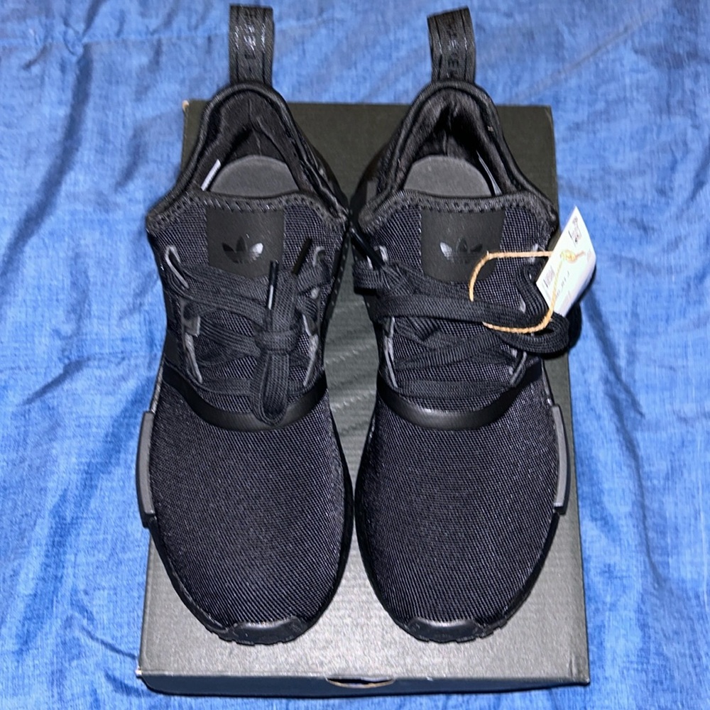 Adidas NMD_R1 J in Black
